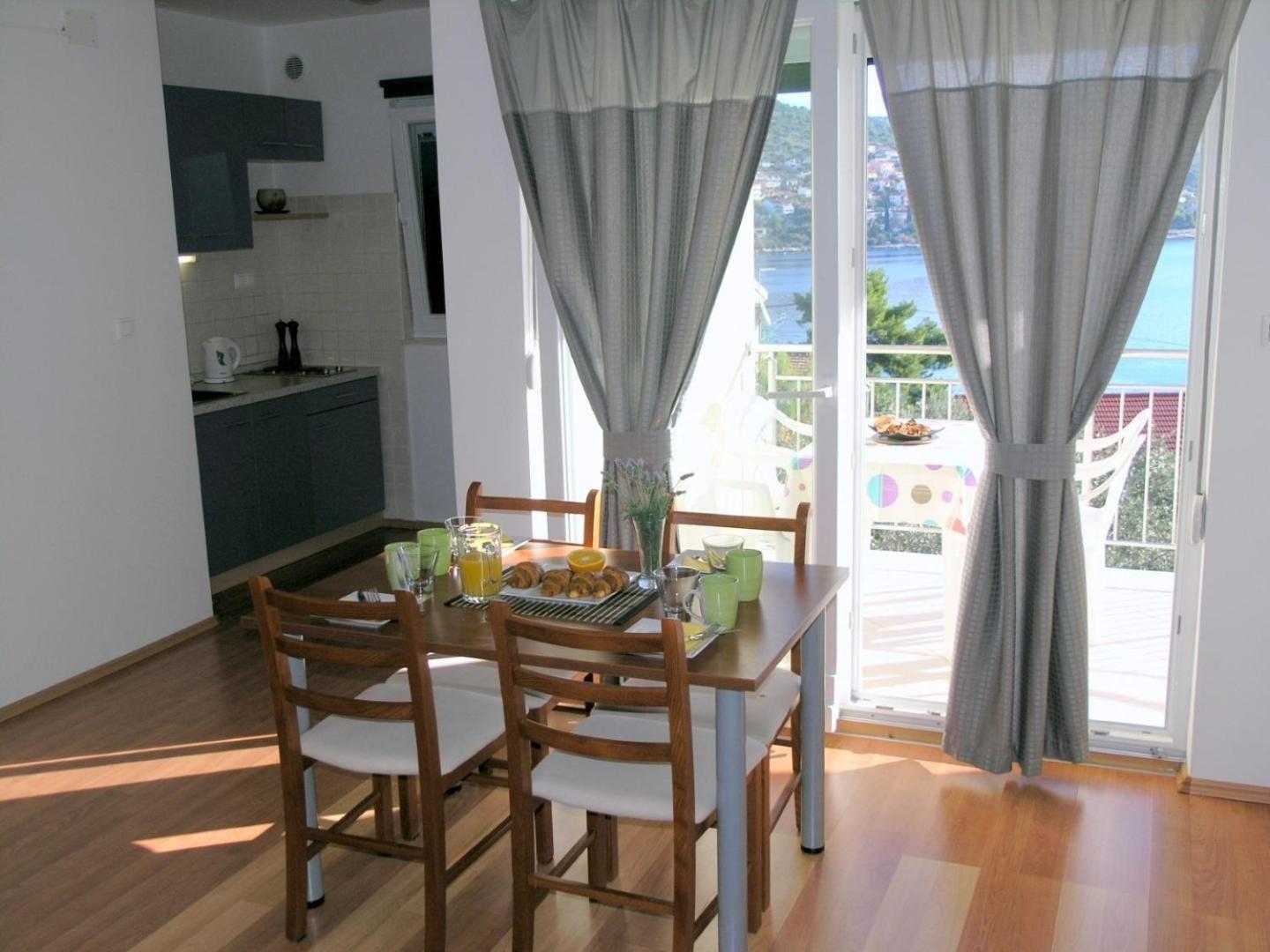 Apartments Aurelius - Relaxing With Gorgeous View โตรกีร์ ภายนอก รูปภาพ